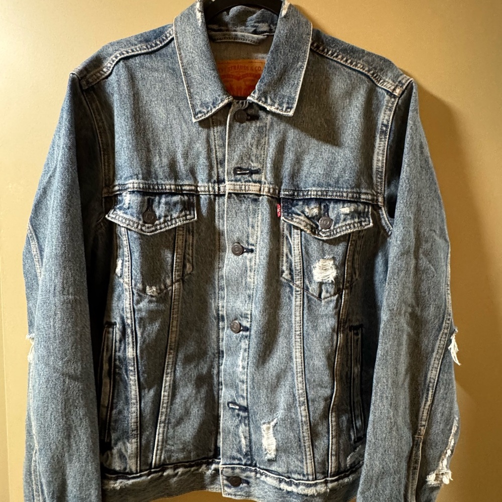 Levi's Men's Distressed Denim Jacket